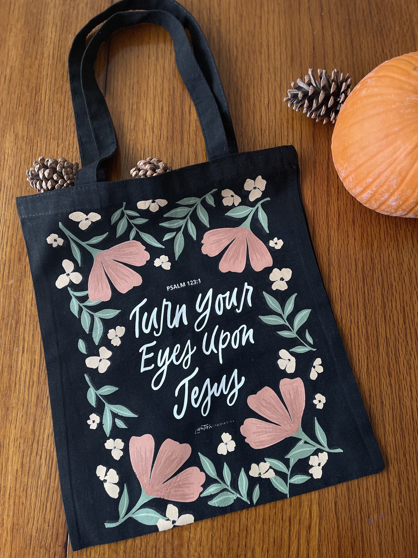 Turn your eyes upon Jesus - TOTE BAG